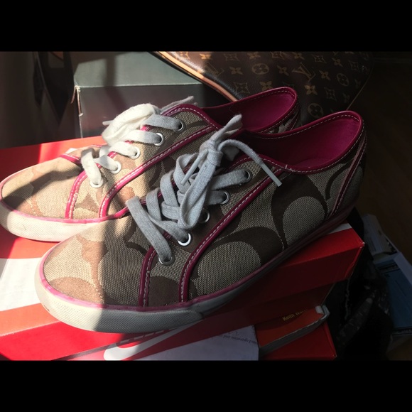 Women’s coach shoes - Picture 1 of 4